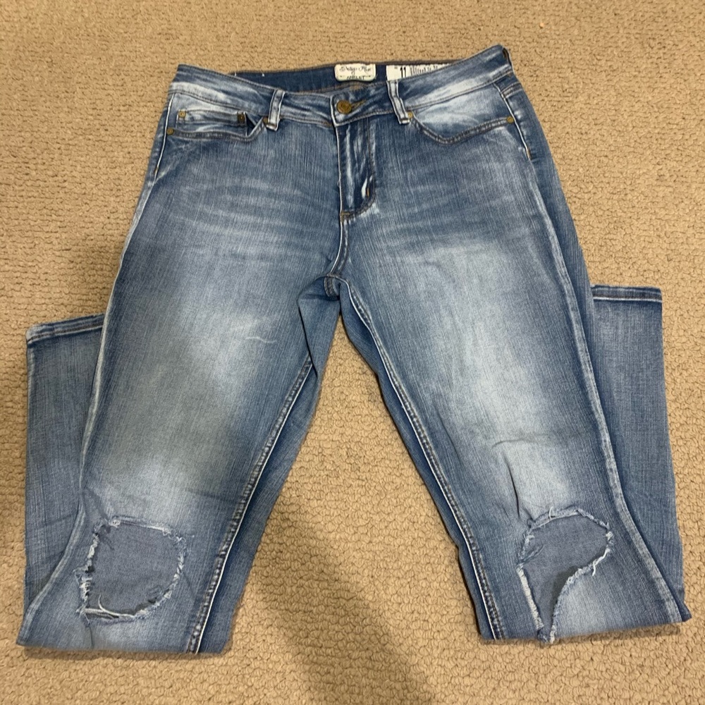 Indigo Rein Distressed Anklet Jeans  Size 11